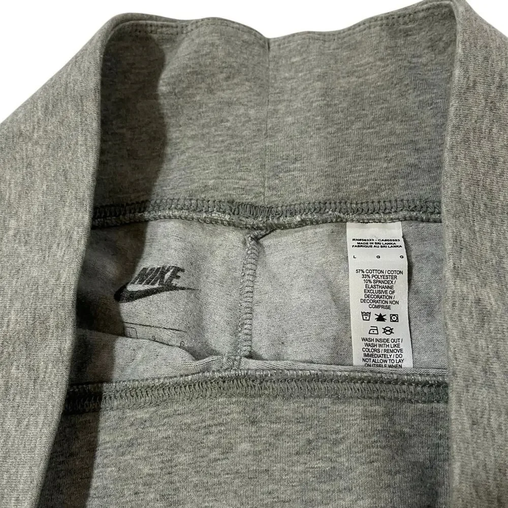 Nike Women’s High-Waisted Gray Biker Shorts 8” Size Large